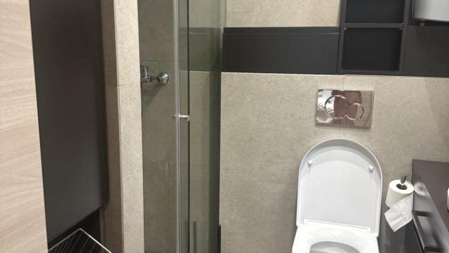 Stan, četvorosoban, Izdavanje, 100m2, Blok 43 (Buvlja pijaca), Novi Beograd, Bulevar Milutina Milankovica