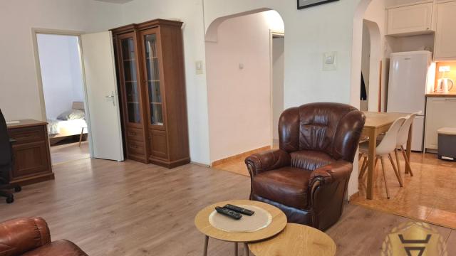 Stan, četvorosoban, Izdavanje, 80m2, Centar, Stari grad, Dositejeva