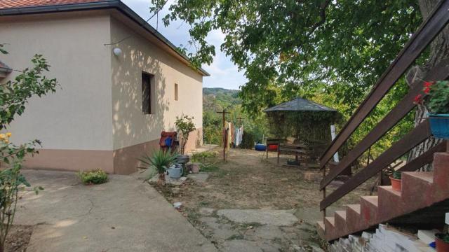 Kuća, Petosoban, Prodaja, 35m2, Banja Vrdnik, Okolno mesto, Irig