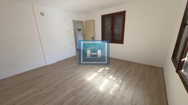 Kuća, Dvosoban, Prodaja, 80m2, Majur, Okolno mesto, Jagodina