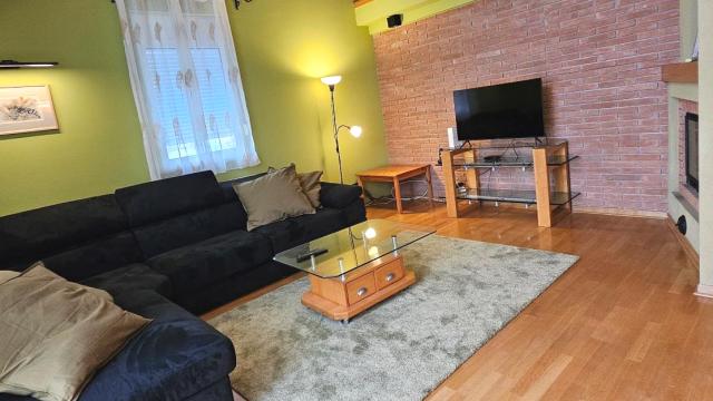 Stan, Trosoban, Izdavanje, 120m2, Banovo brdo, Čukarica, Žarka Vukovića Pucara