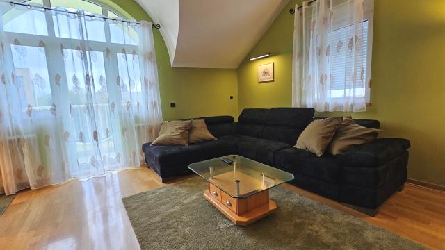Stan, Trosoban, Izdavanje, 120m2, Banovo brdo, Čukarica, Žarka Vukovića Pucara