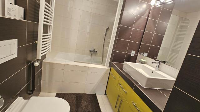 Stan, Trosoban, Izdavanje, 120m2, Banovo brdo, Čukarica, Žarka Vukovića Pucara