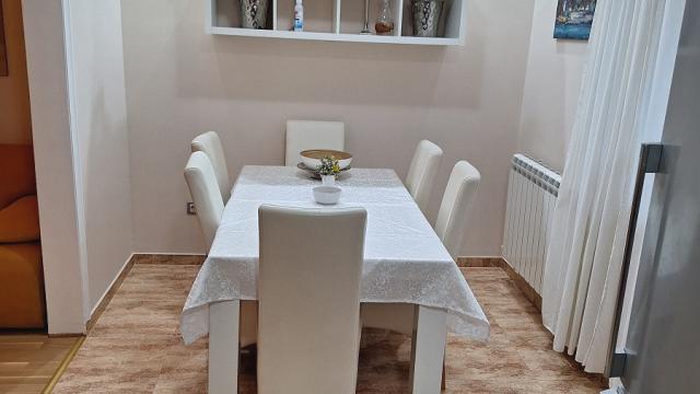 Stan, Petosoban i veći, Izdavanje, 270m2, Nikole Doksata