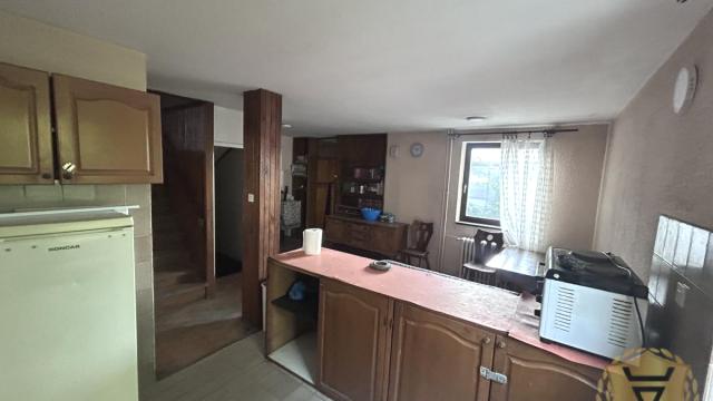 Kuća, Izdavanje, 200m2, Medaković 1, Voždovac, Mokroluška