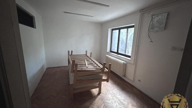 Kuća, Izdavanje, 200m2, Medaković 1, Voždovac, Mokroluška