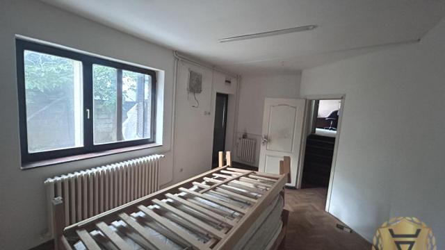 Kuća, Izdavanje, 200m2, Medaković 1, Voždovac, Mokroluška