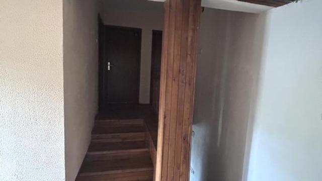Kuća, Izdavanje, 200m2, Medaković 1, Voždovac, Mokroluška