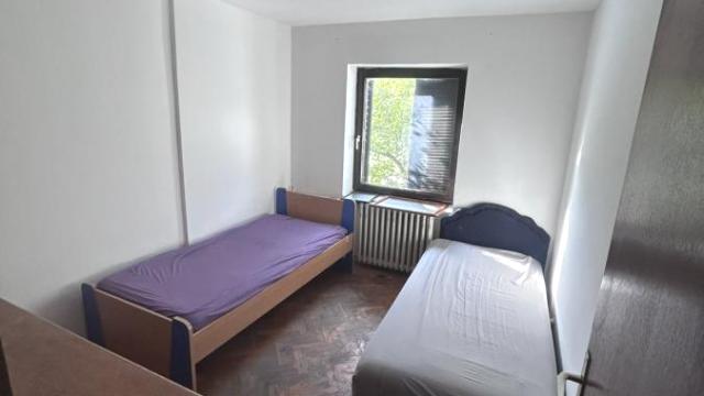 Kuća, Izdavanje, 200m2, Medaković 1, Voždovac, Mokroluška