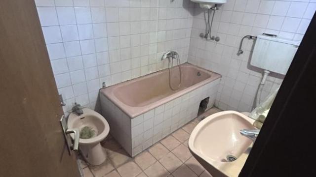 Kuća, Izdavanje, 200m2, Medaković 1, Voždovac, Mokroluška