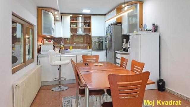 Kuća, Petosoban, Izdavanje, 150m2, Dedinje, Savski venac, Koste Racina