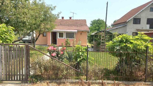 Kuća, Dvosoban, Prodaja, 80m2, Popučke, Okolno mesto, Palih Ratnika 30