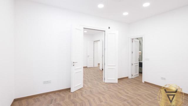 Stan, četvoroiposoban, Izdavanje, 121m2, Terazije, Stari grad, Balkanska