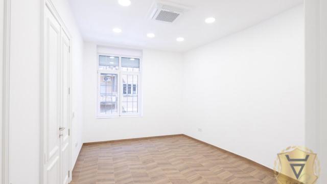 Stan, četvoroiposoban, Izdavanje, 121m2, Terazije, Stari grad, Balkanska