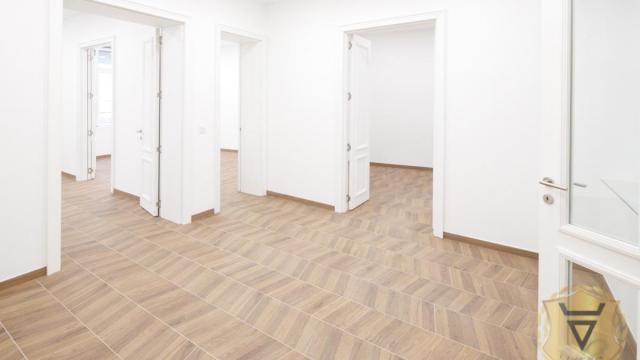 Stan, četvoroiposoban, Izdavanje, 121m2, Terazije, Stari grad, Balkanska