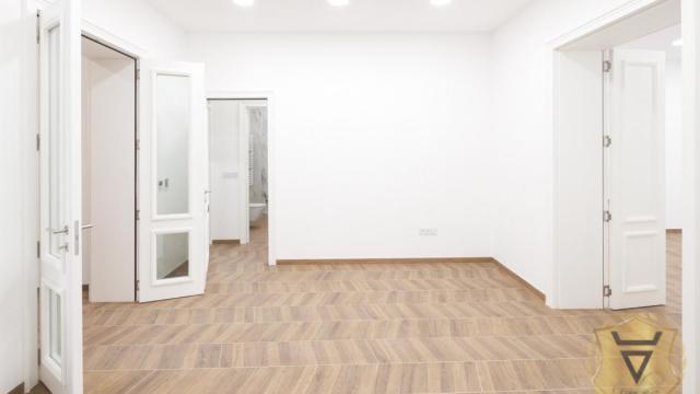 Stan, četvoroiposoban, Izdavanje, 121m2, Terazije, Stari grad, Balkanska