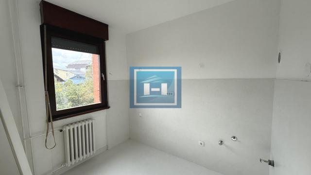 Stan, Trosoban, Prodaja, 76m2, Centar, Gradska lokacija, Jagodina