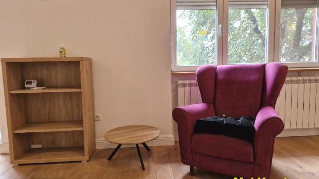 Poslovni prostor, Trosoban, Izdavanje, 72m2, Kalenić pijaca, Vračar, Njegoševa