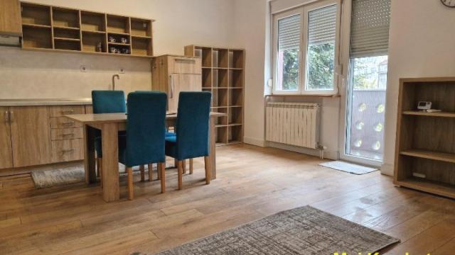 Poslovni prostor, Trosoban, Izdavanje, 72m2, Kalenić pijaca, Vračar, Njegoševa