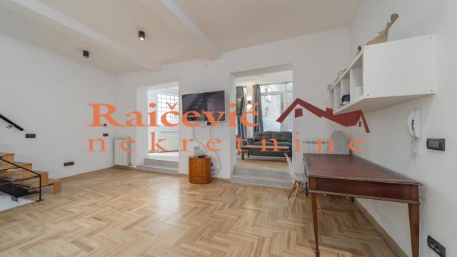 Kuća, četvorosoban, Prodaja, 204m2, Stari grad, Studentski trg