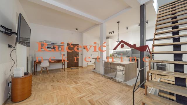 Kuća, četvorosoban, Prodaja, 204m2, Stari grad, Studentski trg