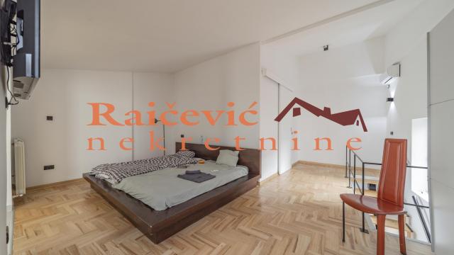 Kuća, četvorosoban, Prodaja, 204m2, Stari grad, Studentski trg