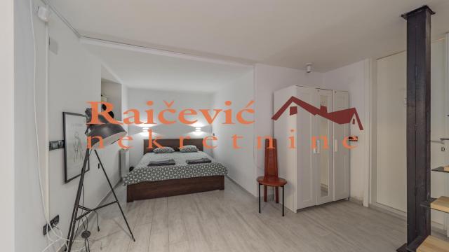 Kuća, četvorosoban, Prodaja, 204m2, Stari grad, Studentski trg
