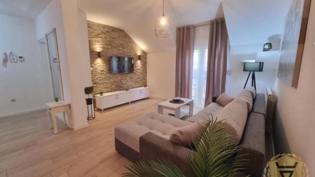 Stan, Dvosoban, Izdavanje, 50m2, Južni bulevar, Vračar, Vardarska