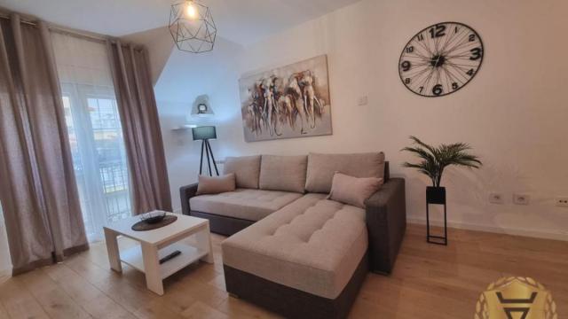 Stan, Dvosoban, Izdavanje, 50m2, Južni bulevar, Vračar, Vardarska