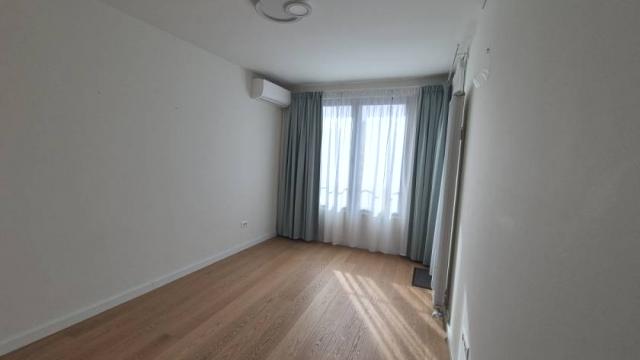 Stan, četvorosoban, Izdavanje, 114m2, Dunavska