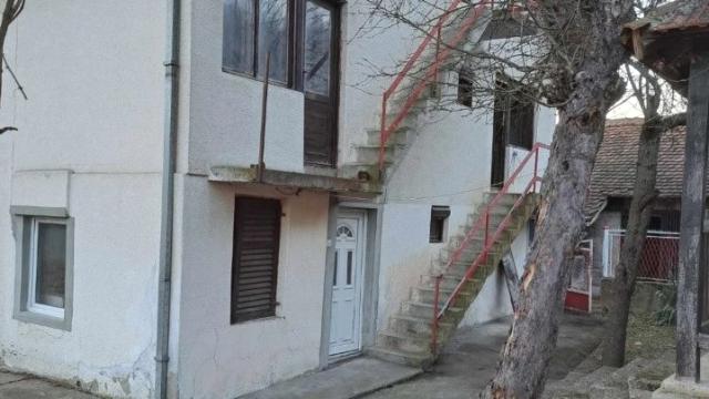 Kuća, Petosoban i veći, Prodaja, 250m2, Ugrinovci, Okolno mesto, Ugrinovci