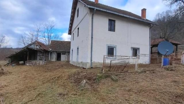 Kuća, Petosoban i veći, Prodaja, 250m2, Ugrinovci, Okolno mesto, Ugrinovci