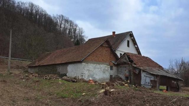 Kuća, Petosoban i veći, Prodaja, 250m2, Ugrinovci, Okolno mesto, Ugrinovci