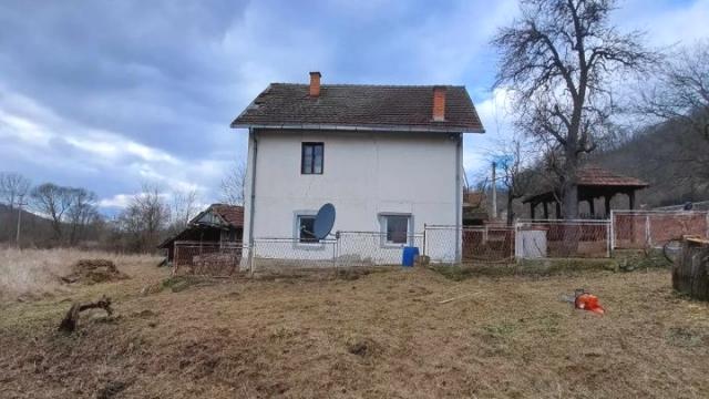 Kuća, Petosoban i veći, Prodaja, 250m2, Ugrinovci, Okolno mesto, Ugrinovci