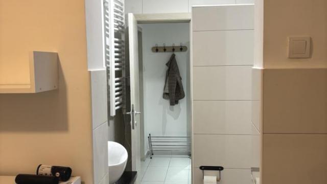 Kuća, Dvoiposoban, Izdavanje, 65m2, Banovo brdo, Čukarica, Blagoja Parovića