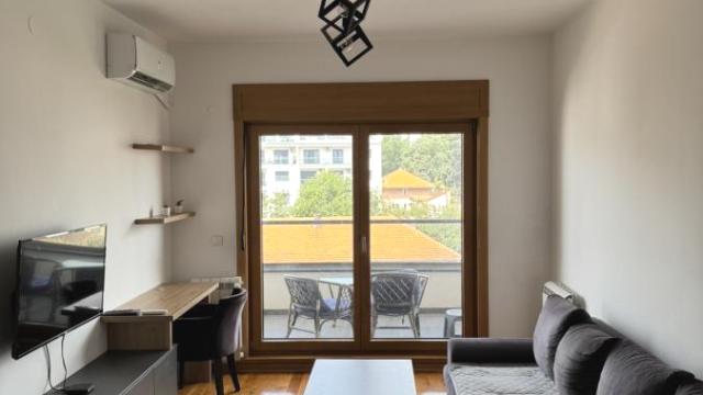 Stan, Jednoiposoban, Izdavanje, 43m2, Crveni krst, Vračar, Jadranska