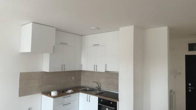 Stan, Trosoban, Izdavanje, 67m2, Dva bela goluba