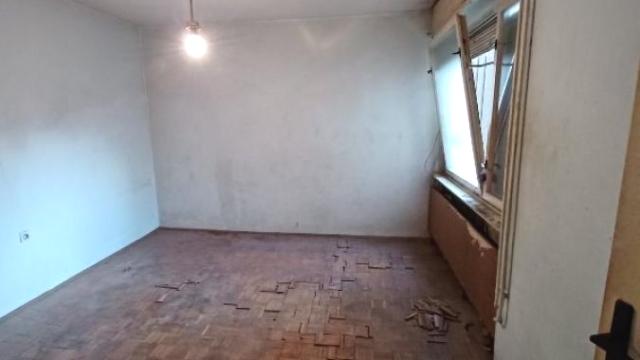 Stan, Trosoban, Prodaja, 73m2, Julino brdo, Čukarica, Poručnika Spasića i Mašere