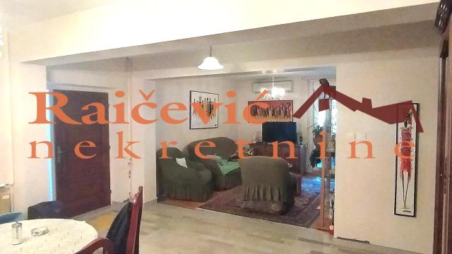 Kuća, Prodaja, 354m2, Vrčin, Grocka, Skadarlijska