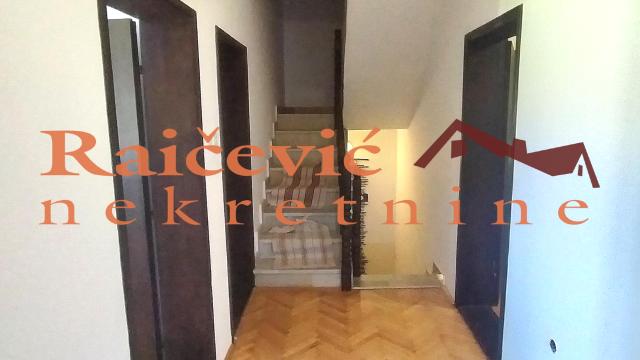 Kuća, Prodaja, 354m2, Vrčin, Grocka, Skadarlijska