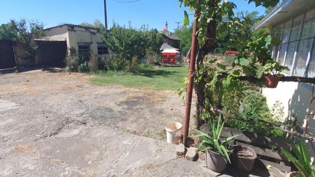 Kuća, Trosoban, Prodaja, 104m2, Irig