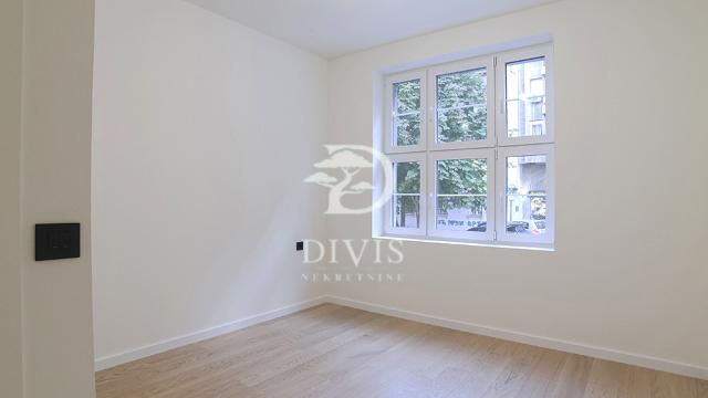 Stan, Trosoban, Prodaja, 70m2, Bulevar despota Stefana