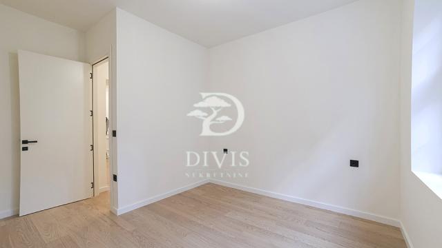 Stan, Trosoban, Prodaja, 70m2, Bulevar despota Stefana