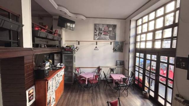 Poslovni prostor, četvorosoban, Prodaja, 60m2, Albanske spomenice