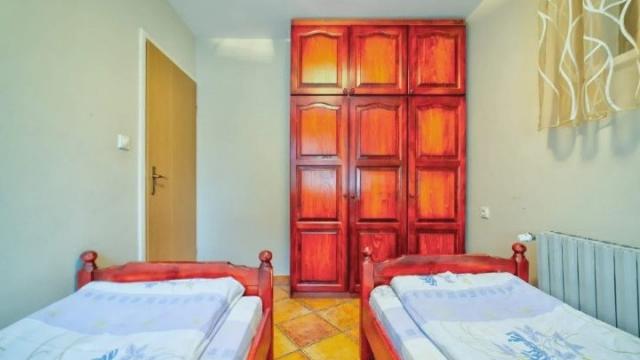 Stan, Trosoban, Prodaja, 70m2, Kraljevi Konaci