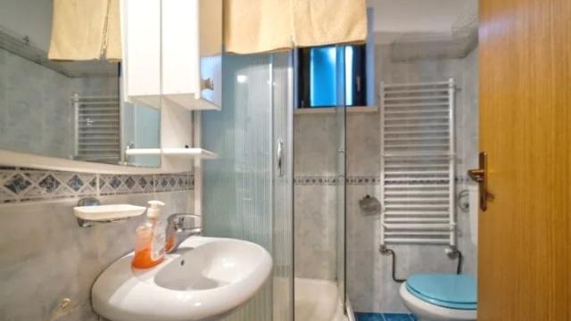 Stan, Trosoban, Prodaja, 70m2, Kraljevi Konaci