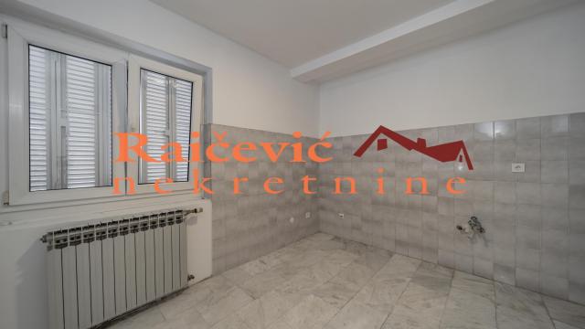 Kuća, Izdavanje, 604m2, Voždovac, Nikole Djurkovica