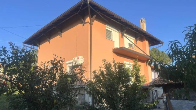 Kuća, Trosoban, Prodaja, 160m2, Brdjani, Okolno mesto, Brdjani