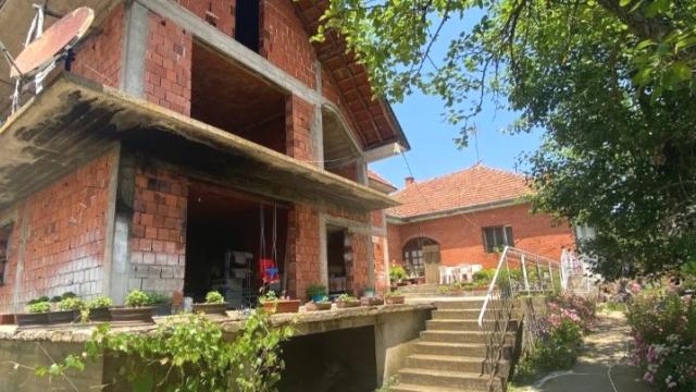 Kuća, Trosoban, Prodaja, 150m2, Aleksandrovac