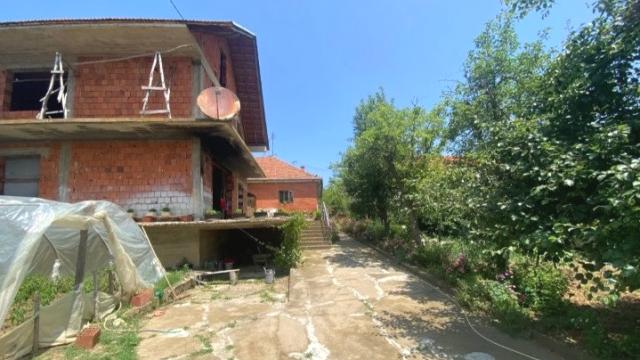 Kuća, Trosoban, Prodaja, 150m2, Aleksandrovac